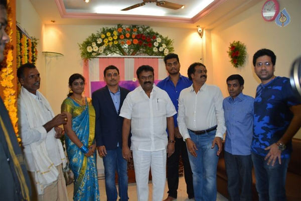 sree megha studio,sree megha studio launch,talasani srinivas yadav,v srinivasa rao,megha shree,sree megha studio opening  తలసాని ఆవిష్కరించిన 'శ్రీ మేఘ స్టూడియో'!